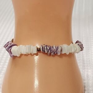 Purple White Shell Chip Bead Bracelet Brass Tone Spring Clasp Boho Beach Jewelry